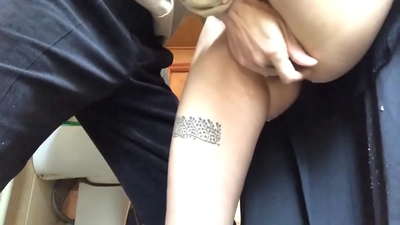 Squirt n'ime ụlọ ịsa ahụ ụlọ akwụkwọ, ezigbo orgasm frothy - onye nkuzi m mere ike ya niile